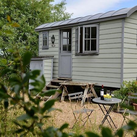 The Shepherd'S Hut @ Chichester Cottage Eksteriør bilde