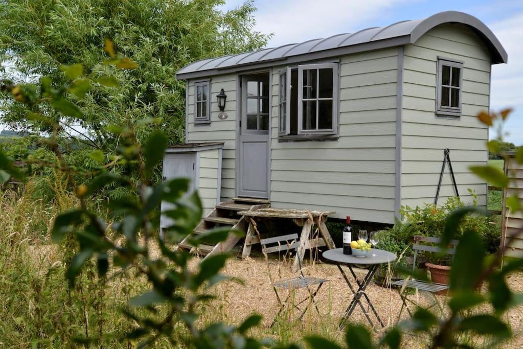 The Shepherd'S Hut @ Chichester Cottage Eksteriør bilde